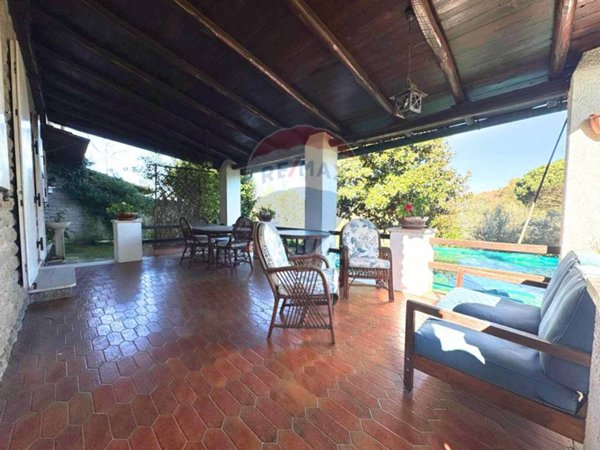 casa indipendente in vendita a Manziana