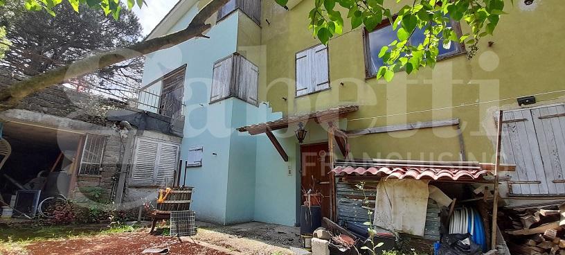 casa indipendente in vendita a Manziana