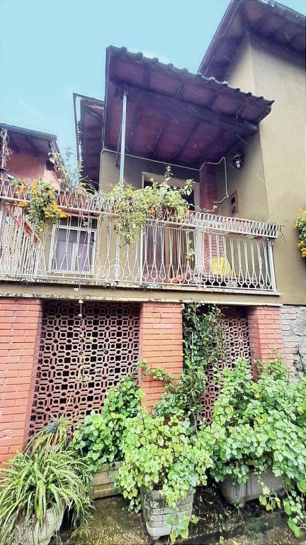 casa indipendente in vendita a Manziana