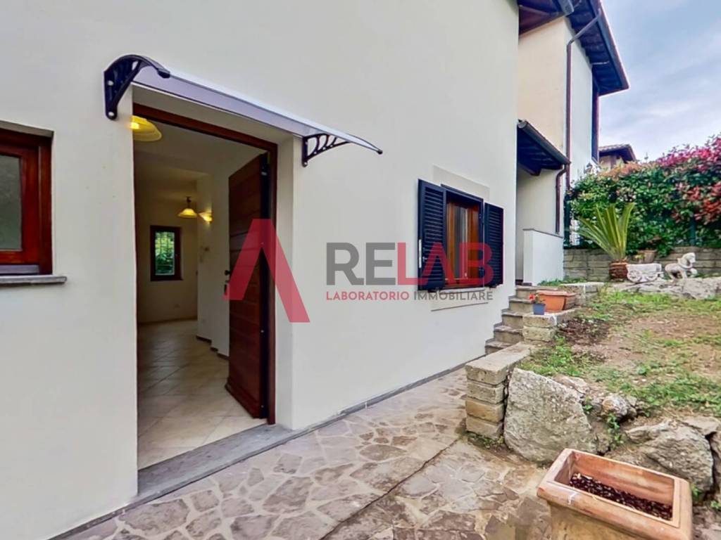 casa indipendente in vendita a Manziana in zona Quadroni