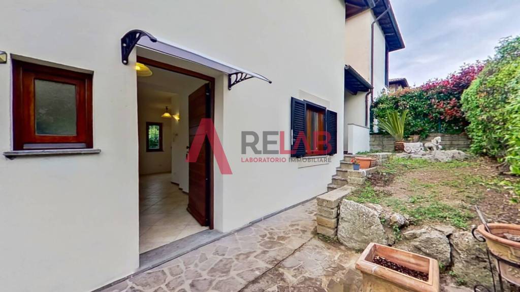 casa indipendente in vendita a Manziana in zona Quadroni