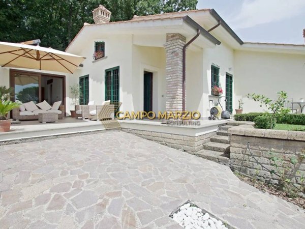 casa indipendente in vendita a Manziana