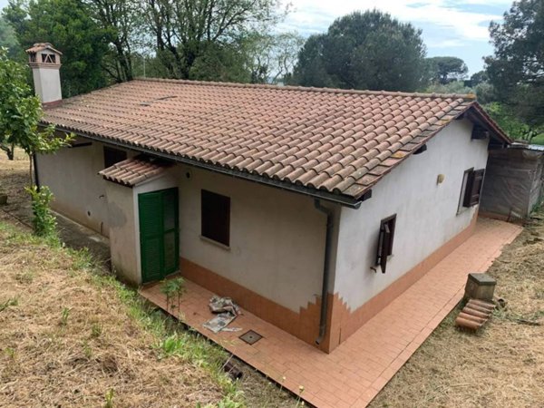 casa indipendente in vendita a Manziana