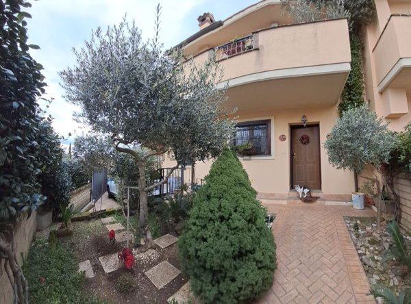 pentavano in vendita a Manziana