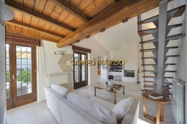 casa indipendente in vendita a Manziana