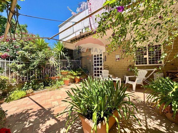 casa indipendente in vendita a Manziana