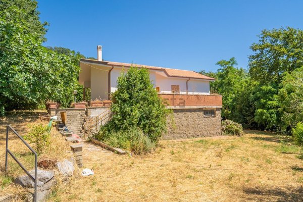 casa indipendente in vendita a Manziana