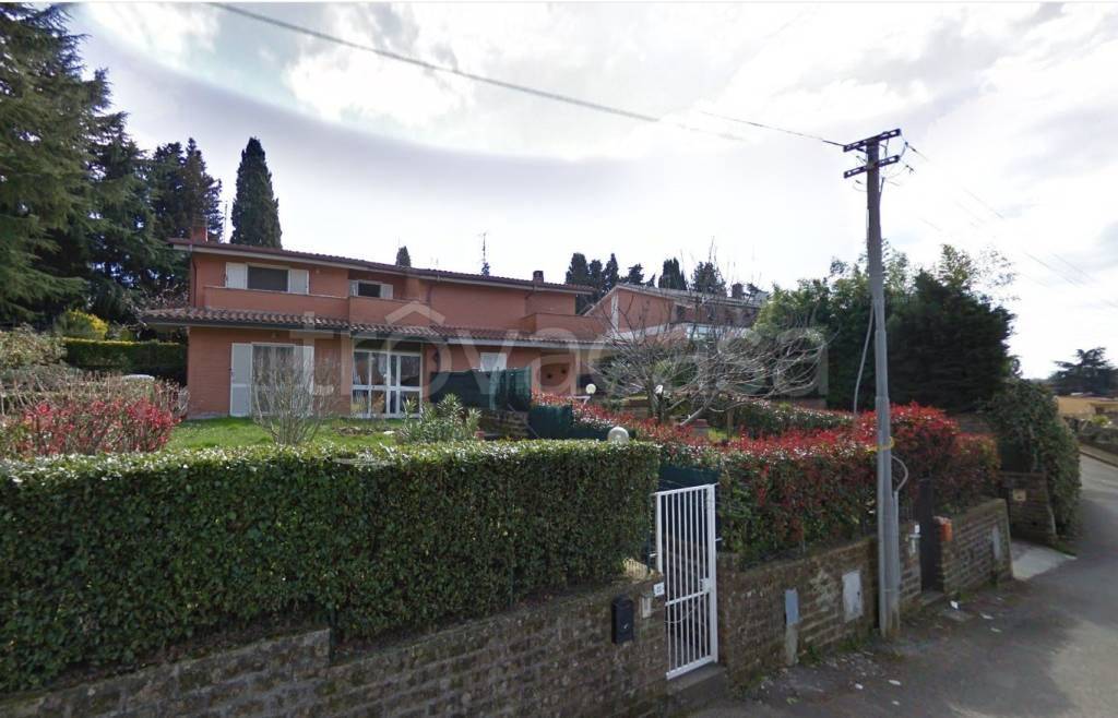 casa indipendente in vendita a Manziana