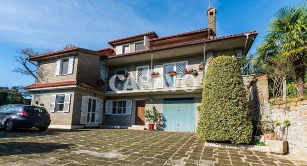 casa indipendente in vendita a Manziana