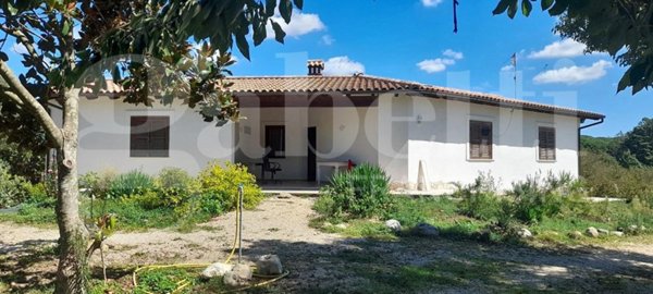 casa indipendente in vendita a Manziana
