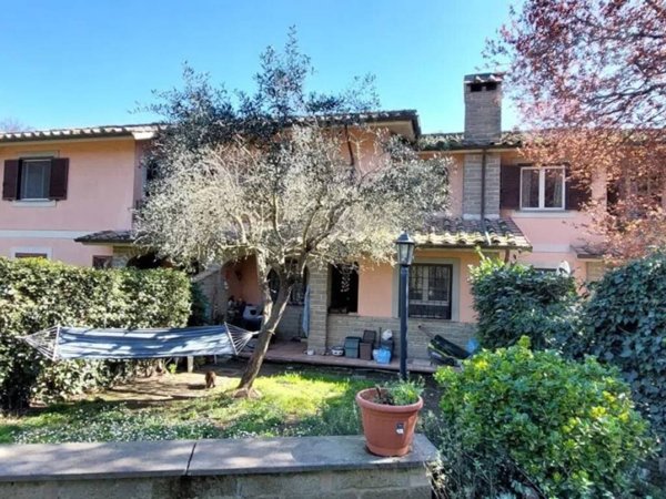 casa indipendente in vendita a Manziana