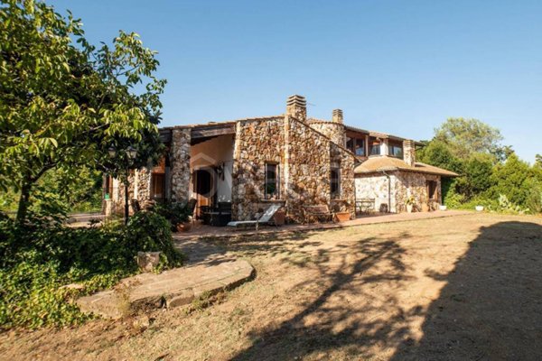 casa indipendente in vendita a Manziana