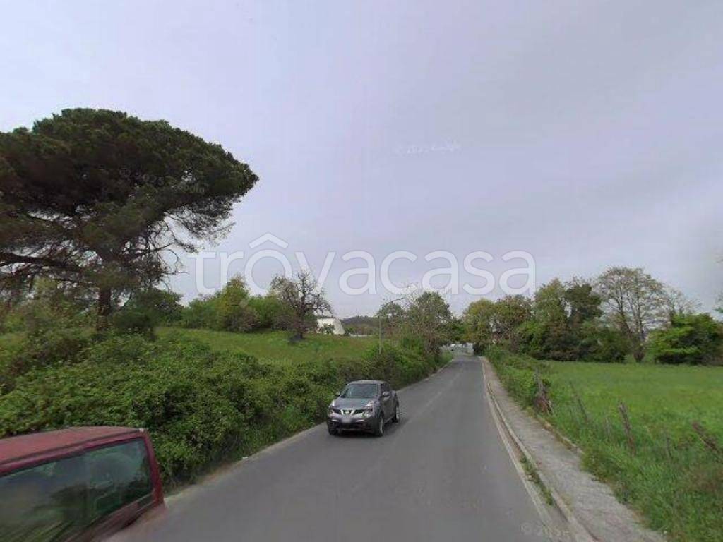 locale commerciale in vendita a Manziana