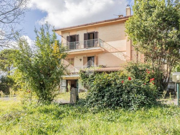casa indipendente in vendita a Manziana