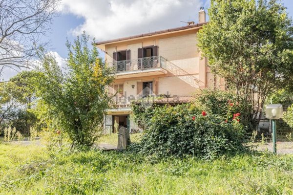 casa indipendente in vendita a Manziana