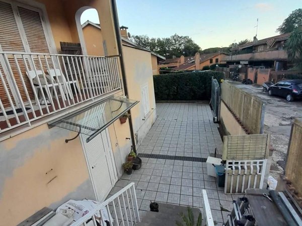 casa indipendente in vendita a Manziana