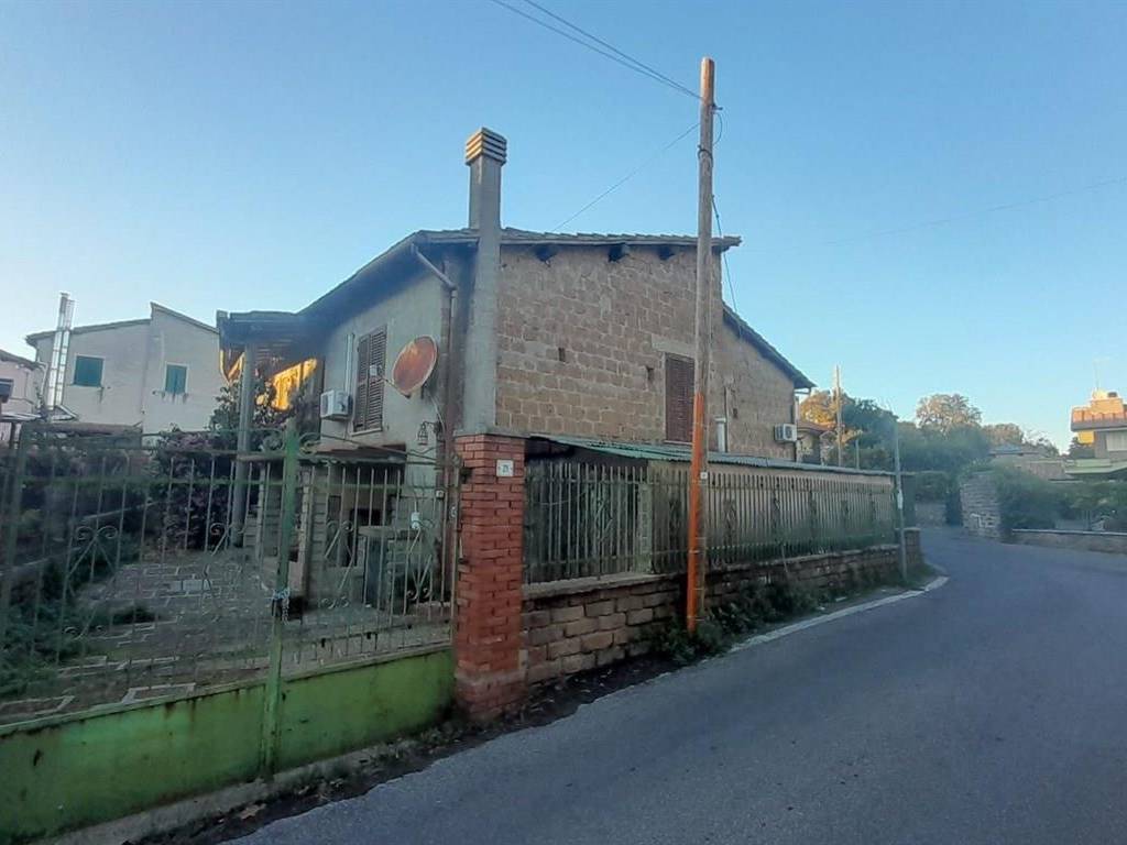 casa indipendente in vendita a Manziana