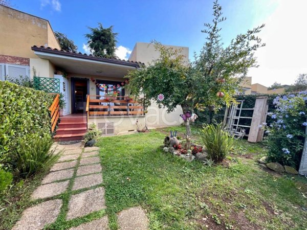 casa indipendente in vendita a Manziana