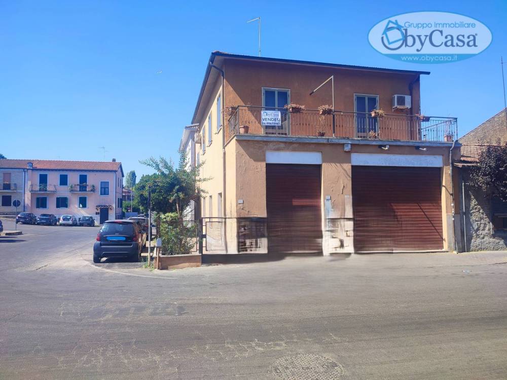 casa indipendente in vendita a Manziana