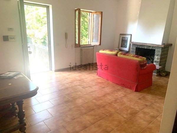 esavano in vendita a Manziana