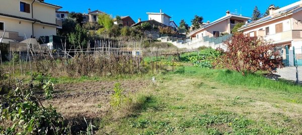 terreno edificabile in vendita a Manziana