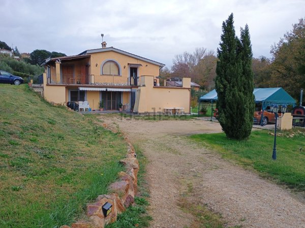 casa indipendente in vendita a Manziana