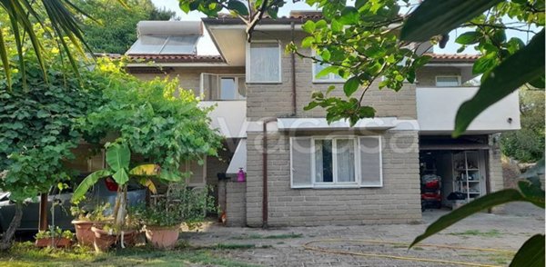 casa indipendente in vendita a Manziana