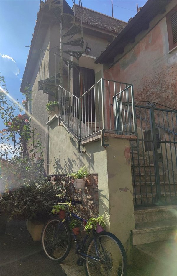 appartamento in vendita a Manziana in zona Quadroni