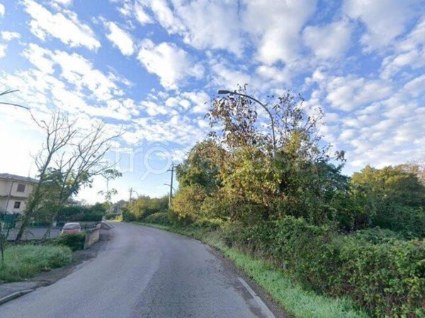 locale commerciale in vendita a Manziana