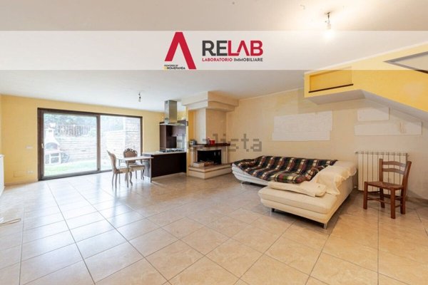 casa indipendente in vendita a Manziana