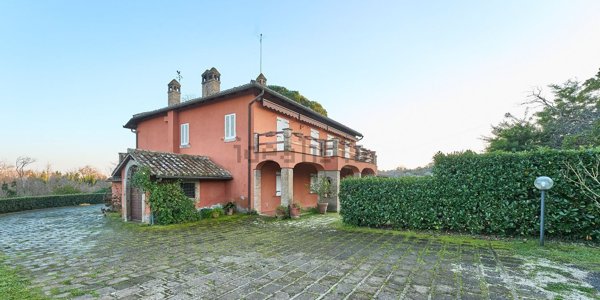 casa indipendente in vendita a Manziana