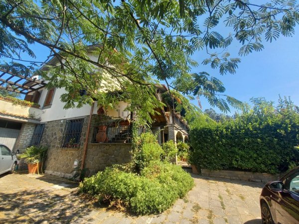 casa indipendente in vendita a Manziana in zona Quadroni