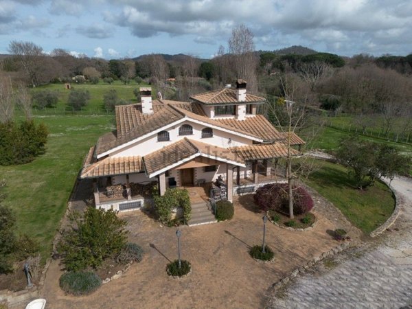 casa indipendente in vendita a Manziana