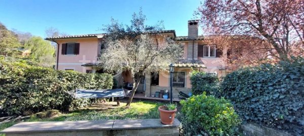 casa indipendente in vendita a Manziana