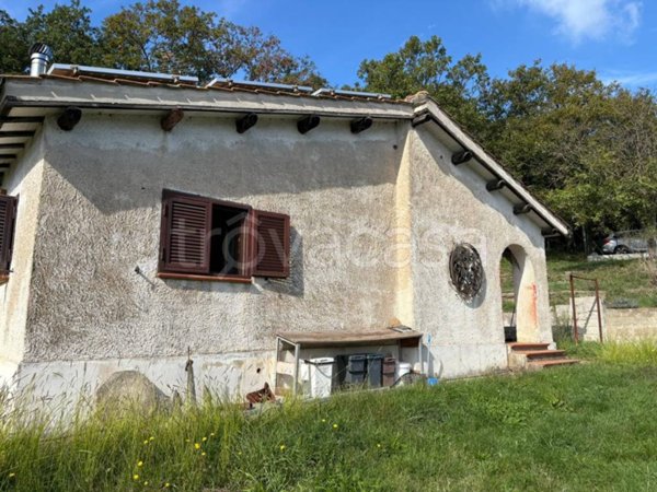 casa indipendente in vendita a Manziana