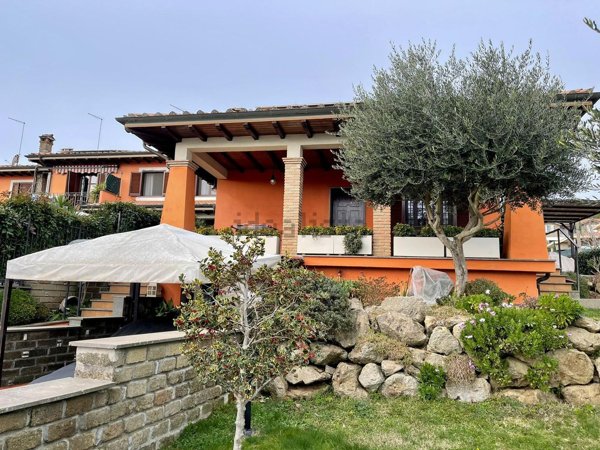 casa indipendente in vendita a Manziana