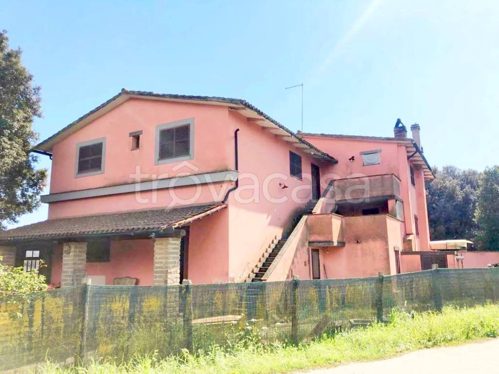 casa indipendente in vendita a Manziana