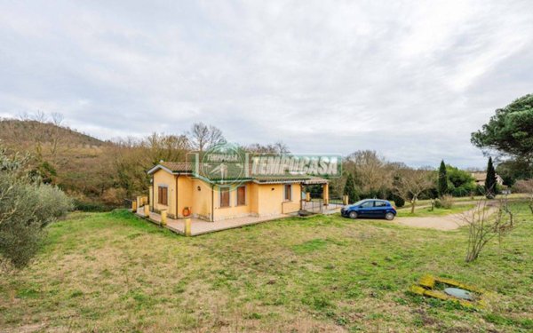 casa indipendente in vendita a Manziana