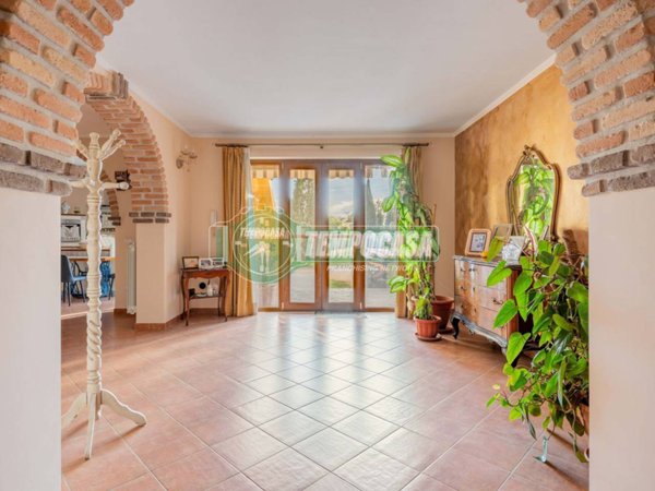 casa indipendente in vendita a Manziana