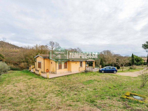 casa indipendente in vendita a Manziana