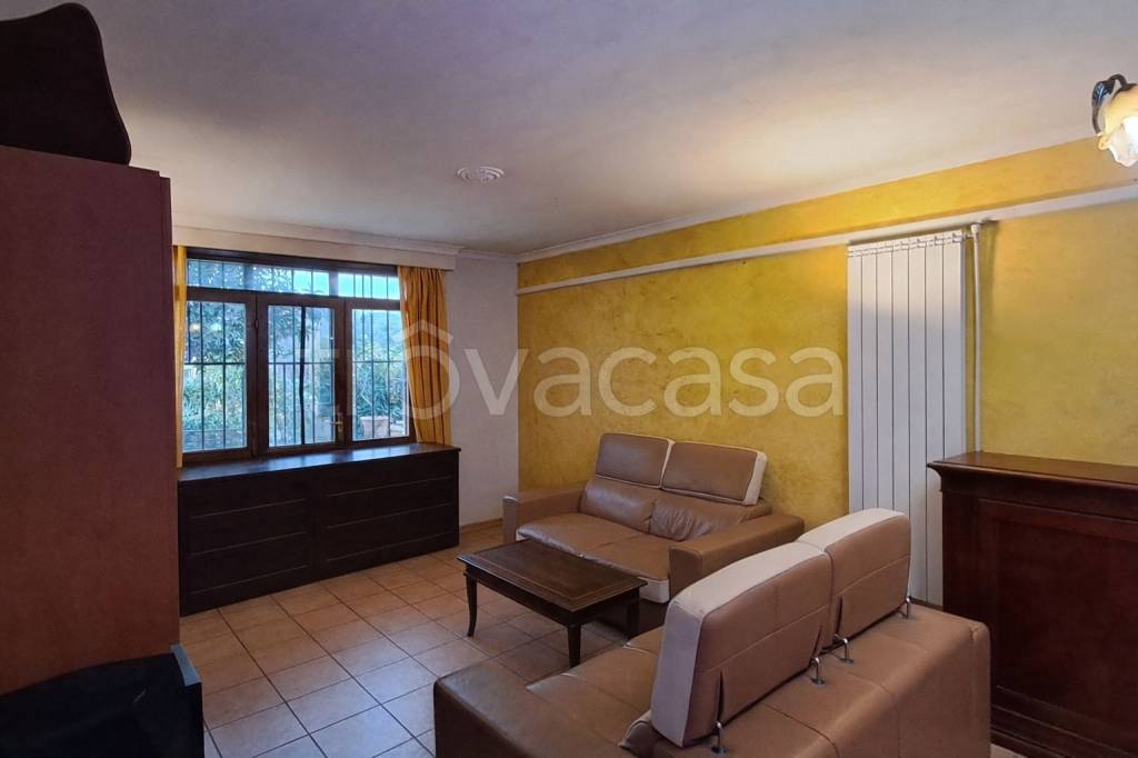 casa indipendente in vendita a Manziana