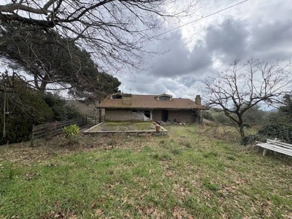 casa indipendente in vendita a Manziana