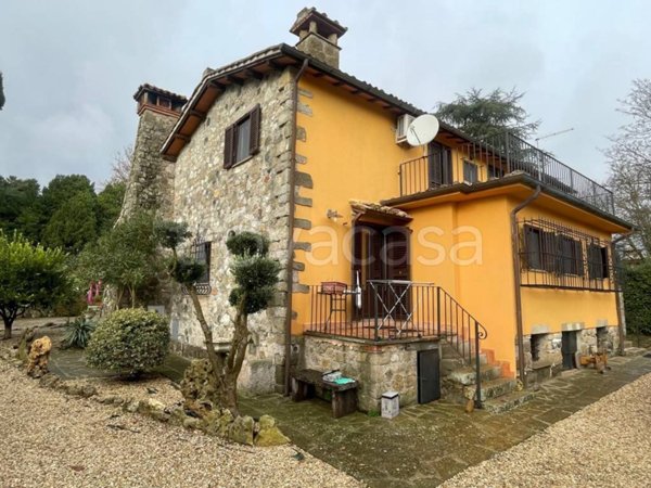 casa indipendente in vendita a Manziana