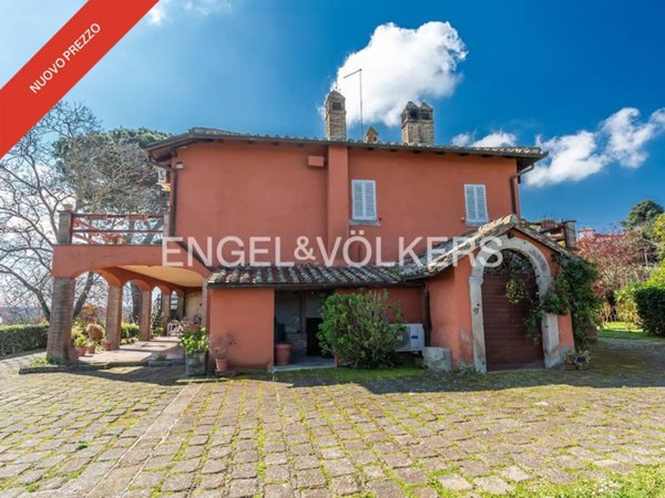 casa indipendente in vendita a Manziana