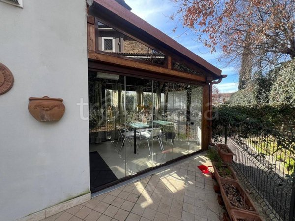 appartamento in vendita a Manziana in zona Quadroni