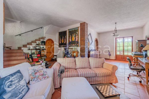 casa indipendente in vendita a Manziana