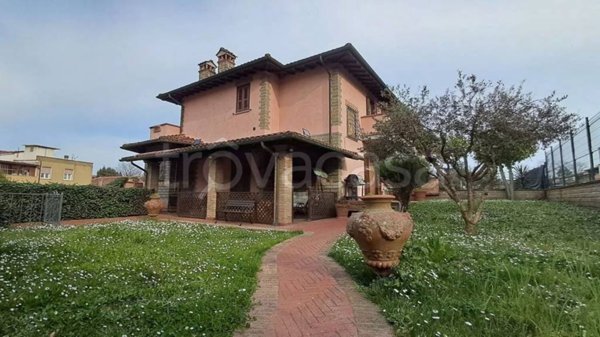 casa indipendente in vendita a Manziana