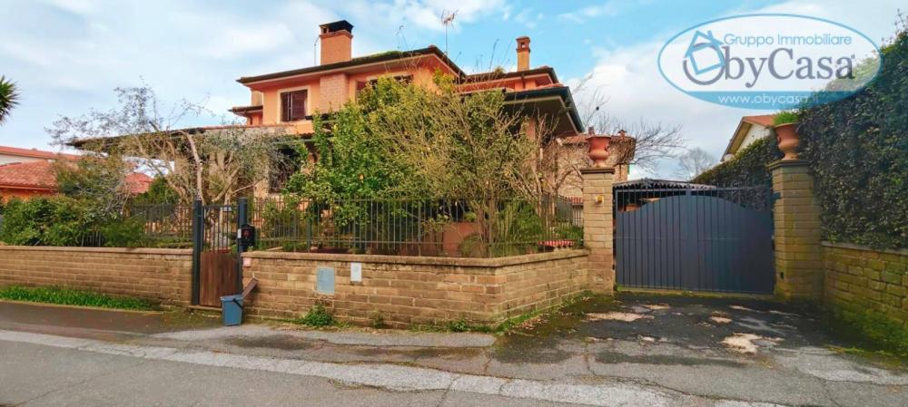casa indipendente in vendita a Manziana