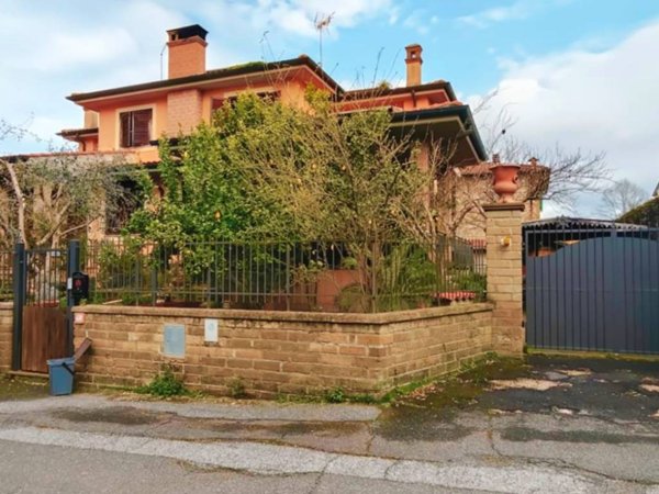 casa indipendente in vendita a Manziana