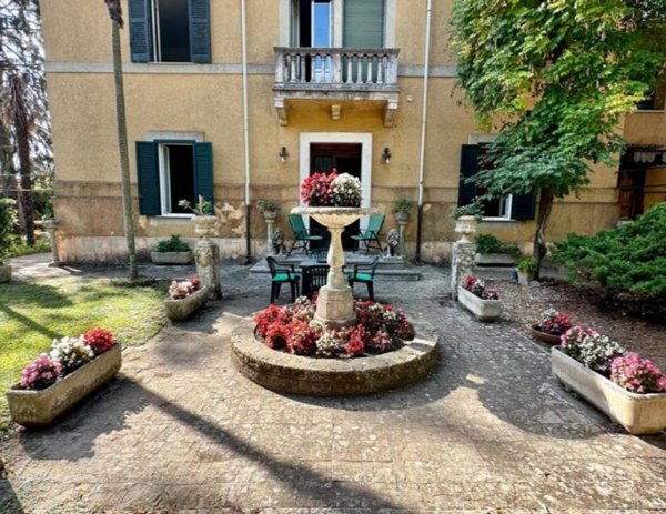 casa indipendente in vendita a Manziana